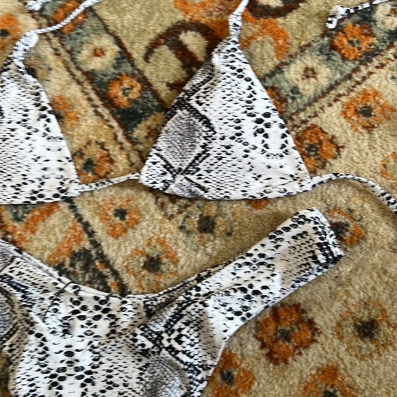NWT Zaful String Triangle Bikini - Picture 2 of 6